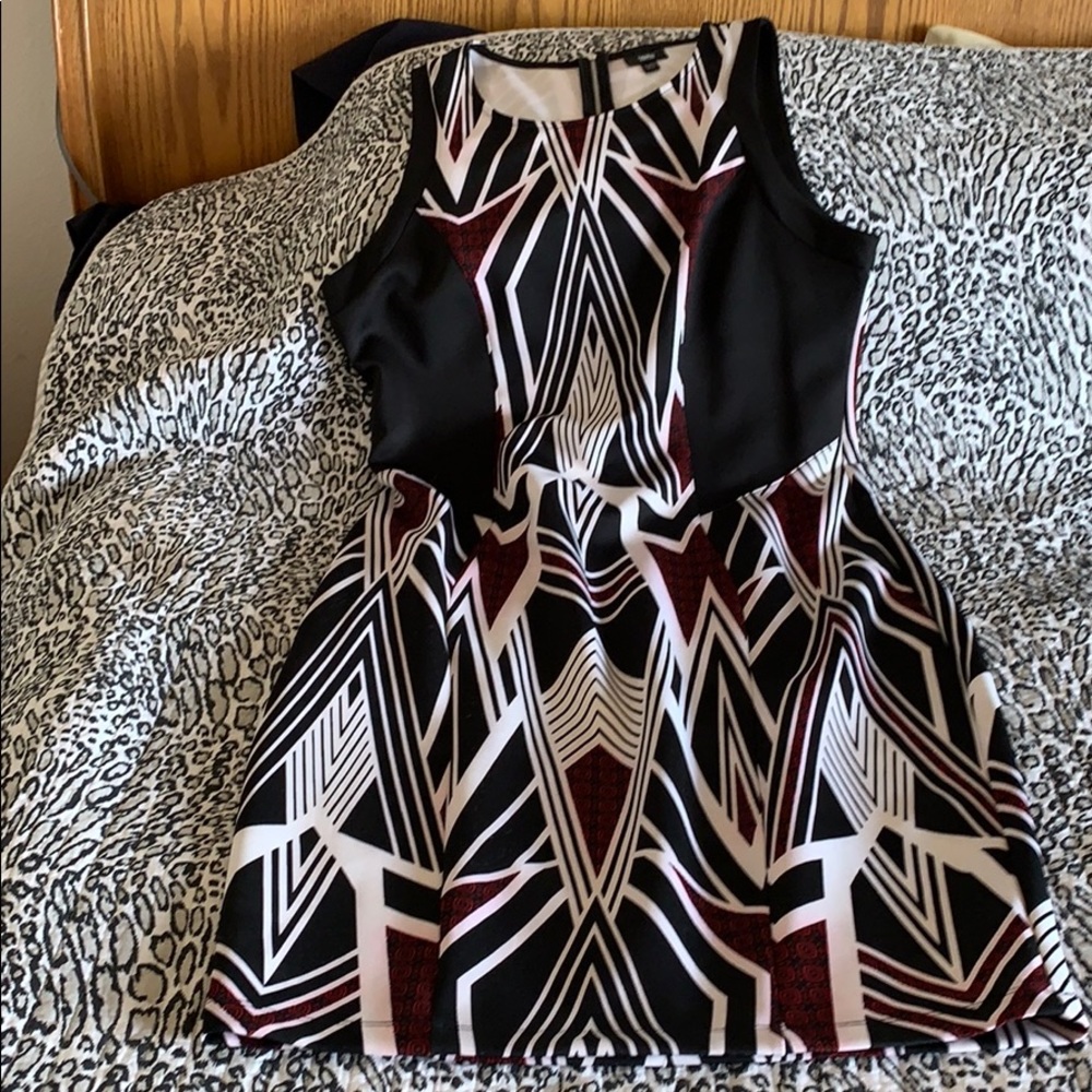 Black red white polyester just below knee dress